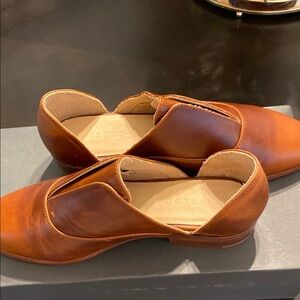 Nisolo Brown Leather Loafers with Elegant Cut-Outs
